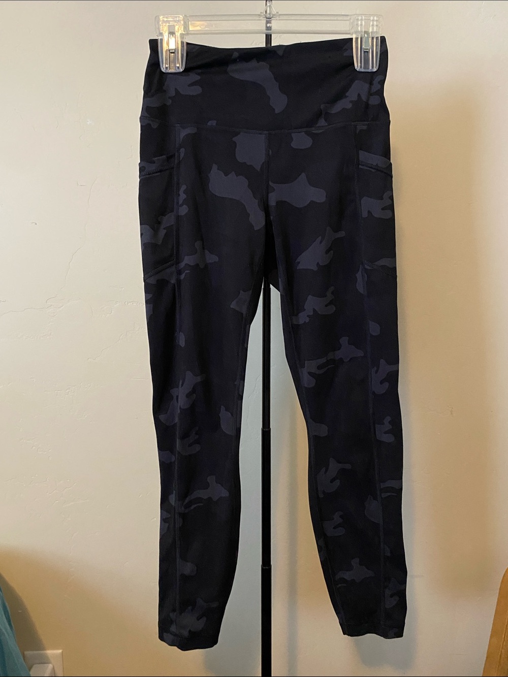 90 degree reflex women’s size XS/S camo leggings
